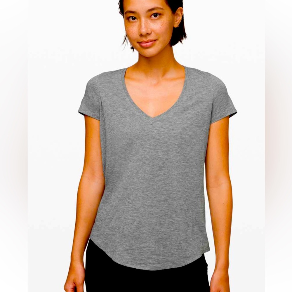 lululemon athletica Heather Gray V-Neck Short Sleeve Tee
